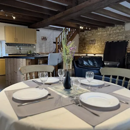 펜션 La Grange D'esusterra - Piscine - 6 Pers - Reve Au Mans Aubigné-Racan